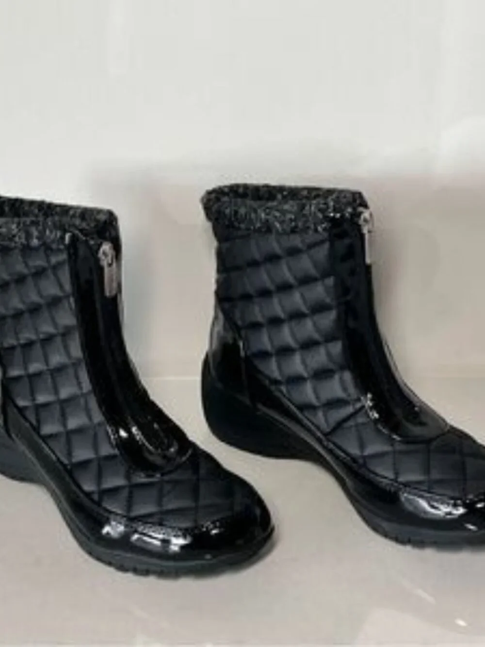 Khombu Megan Waterproof Front-Zip Winter Boots